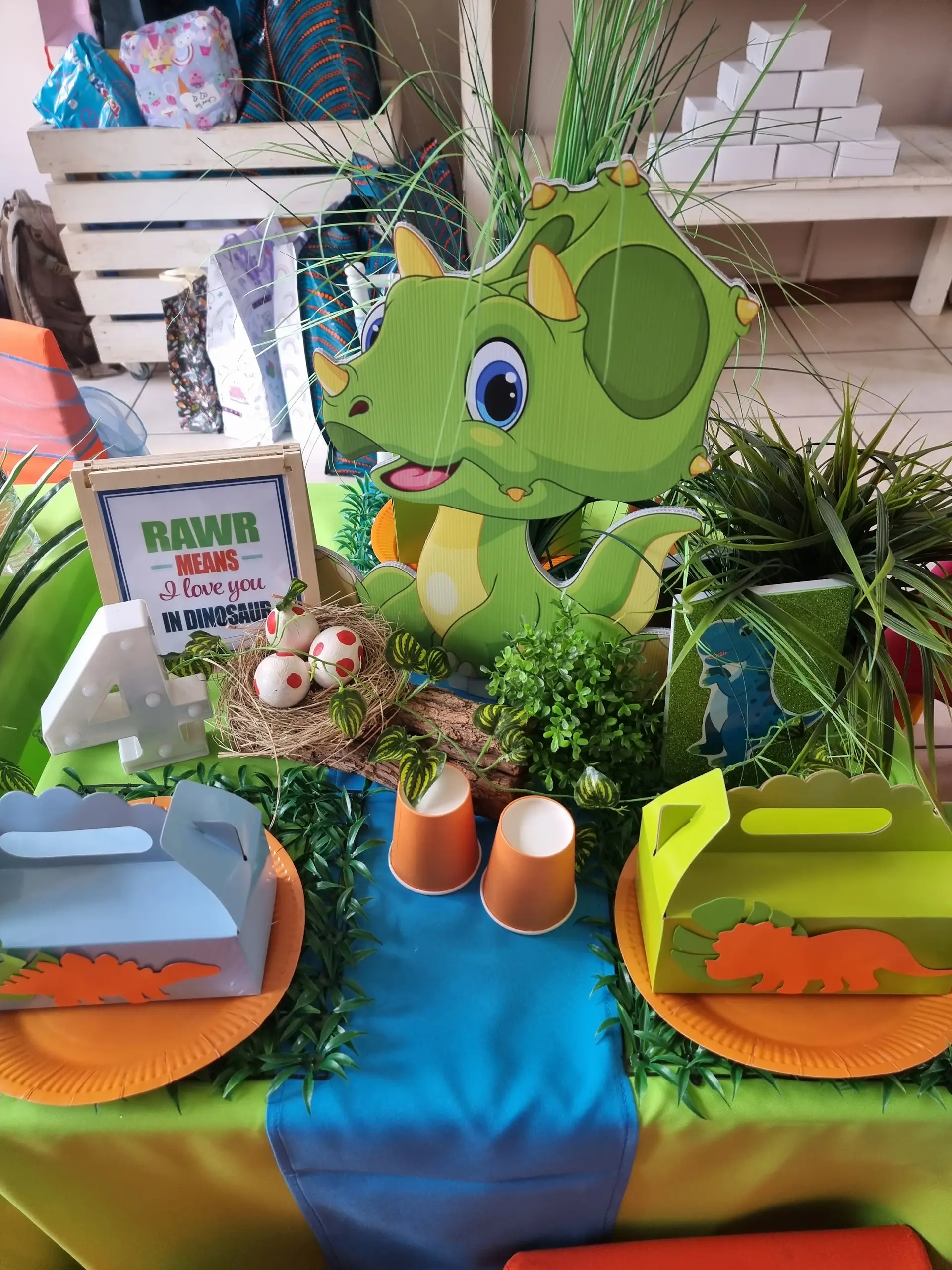 A dinosaur party table